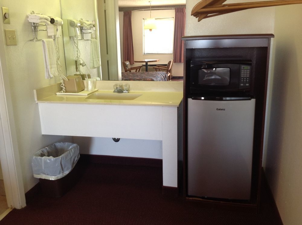 Hubbard Westworld Country Inn المظهر الخارجي الصورة